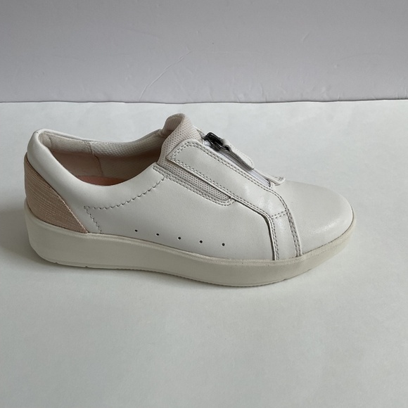 Clarks Women's Layton Rae Leather Sneakers Sz 7 White Zipper - Picture 3 of 10